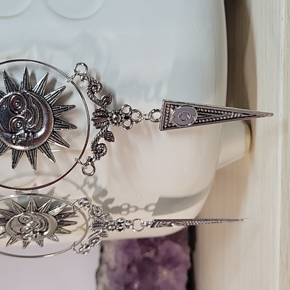 Vintage Style Oversized Celestial Drop Earrings - Picture 5 of 6